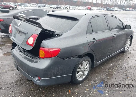 2010 Toyota Corolla S z USA, uszkodzony, nr VIN 2T1BU4EE2AC348138